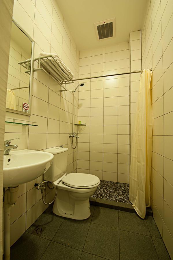 Seven Hotel Putatan Eksteriør bilde